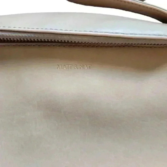 Matt & Nat Moxy Bag Crossbody Purse Adjustable Strap Faux Leather Beige Women - Picture 10 of 16